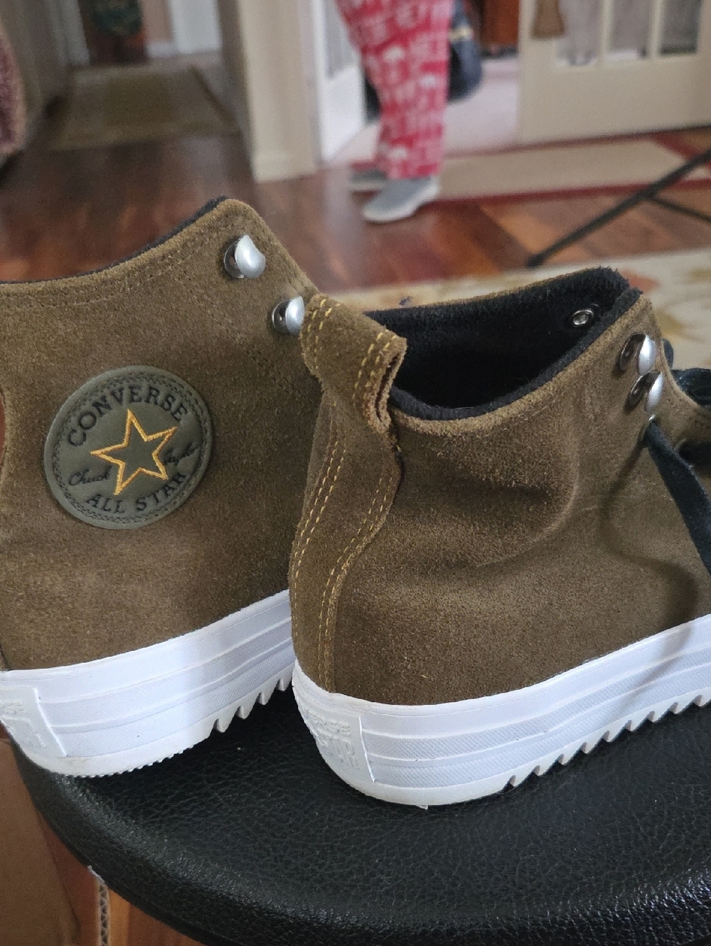 Converse Adults All Star High-Top Sneakers in Brown Suede Fleece Lining
